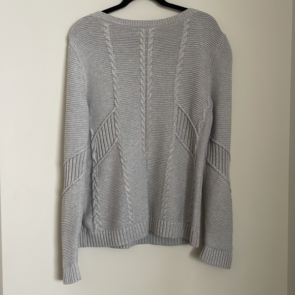 Banana Republic XL Knit Sweater - Picture 2 of 10
